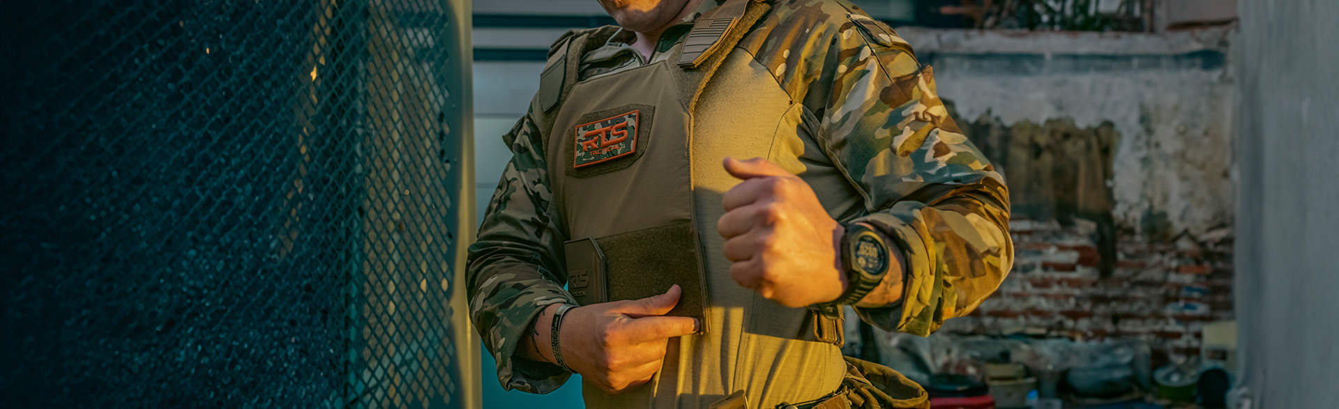 COVERT CONCEALABLE PLATE CARRIER